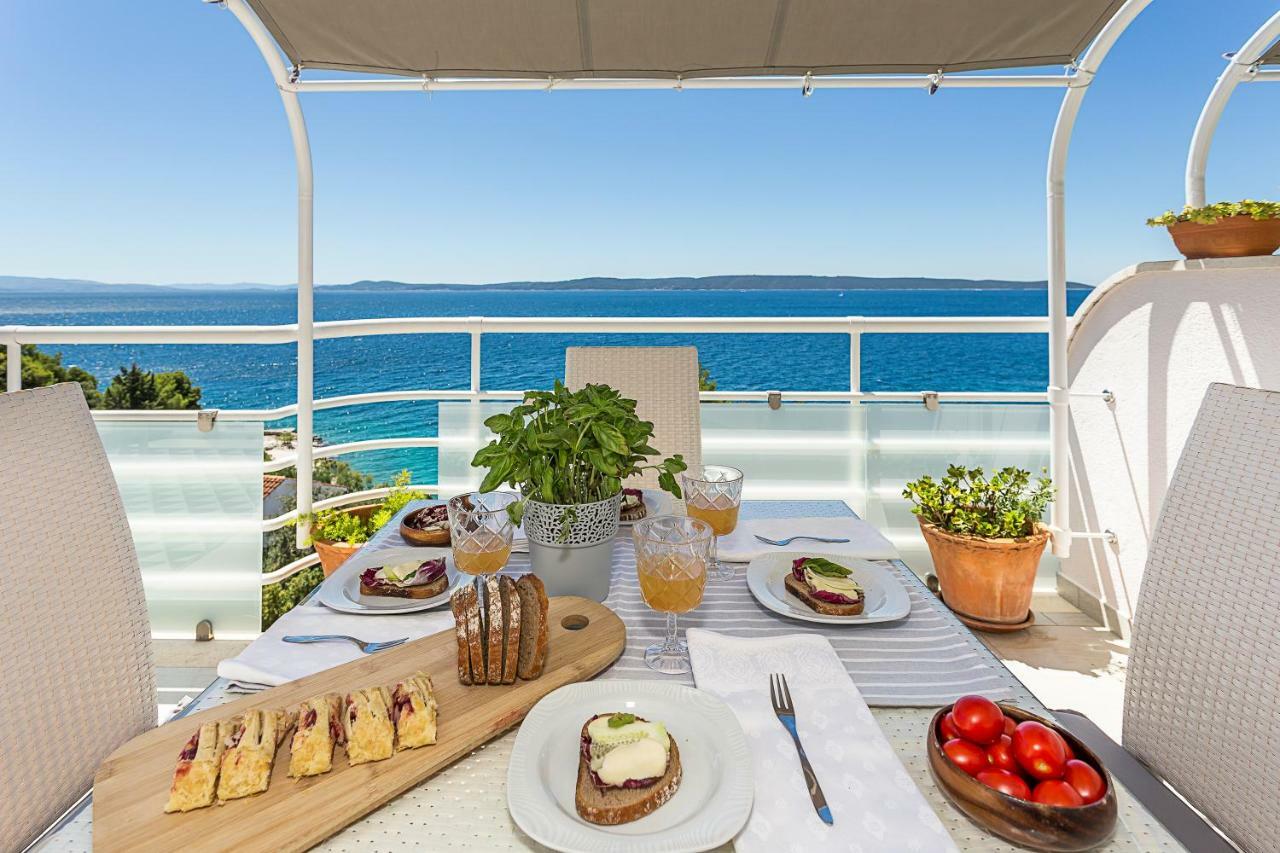 Holiday home Lola, sea on a palm! HEATED POOL Trogir Exterior foto